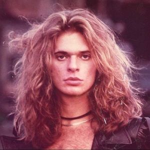 Meet your Posher, Elliot